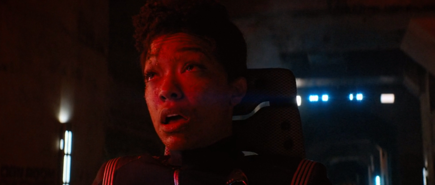 Commander Burnham (Sonequa Martin-Green) ringt in "The Red Angel" mit dem Tod (Szenenfoto: CBS)