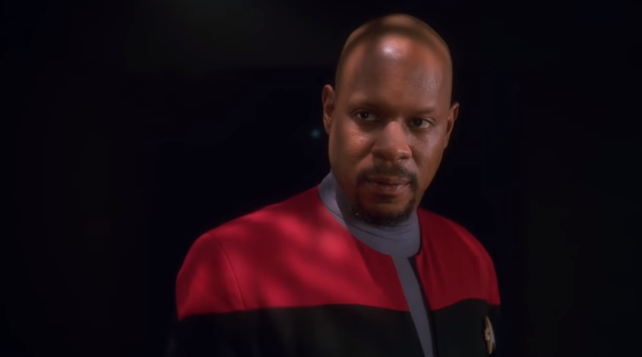 Captain Sisko (Avery Brooks) ist der Kommandant von Deep SPace 9 (Szenenfoto aus "Way of the Warrior", CBS).