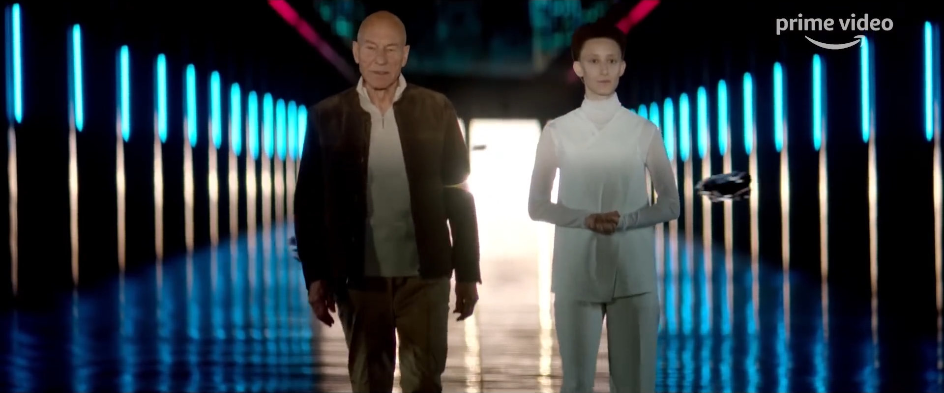 Picard und Eskorte (Szenenbild: CBS)